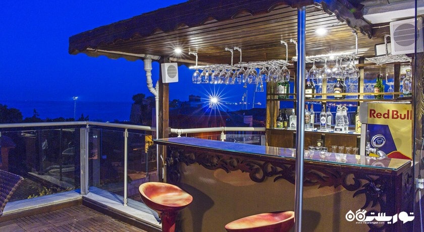 نمای بار فضای باز هتل المینا